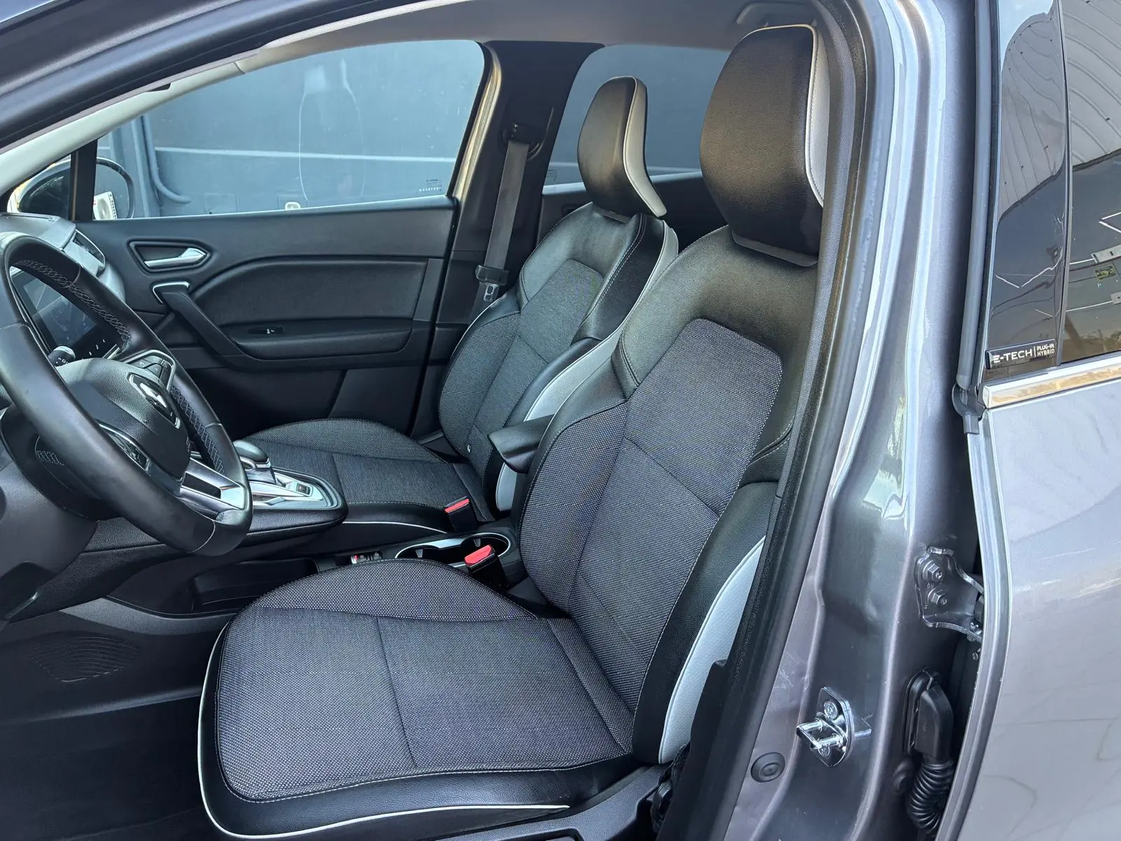 Renault Captur 1.6 HYBRID E-TECH INTENS 24