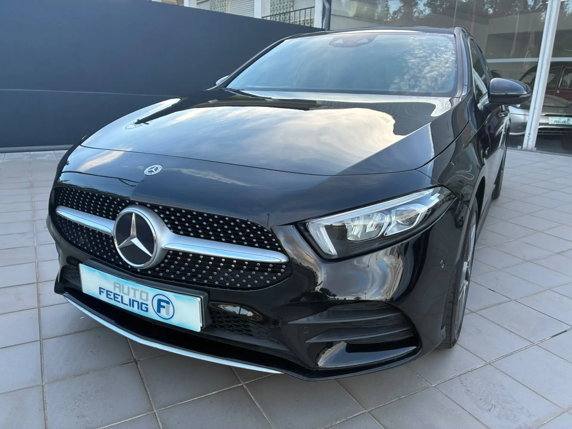 Mercedes-Benz A 250 E AMG Line 6