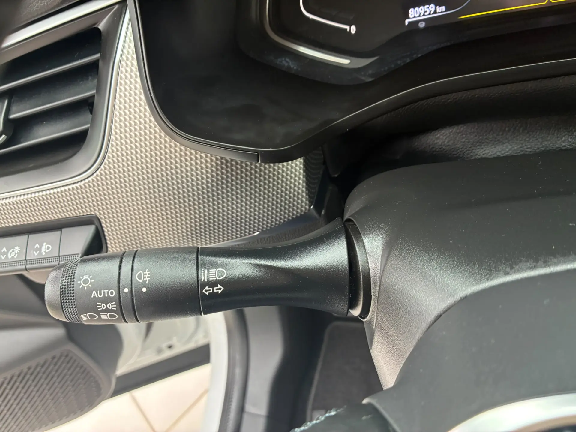 Renault Arkana 1.6 E-Tech Intens 13