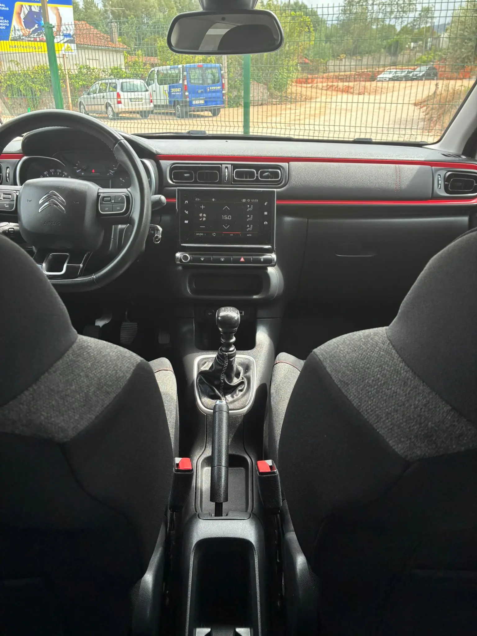 Citroen C3 1.5 BlueHDi Shine 21
