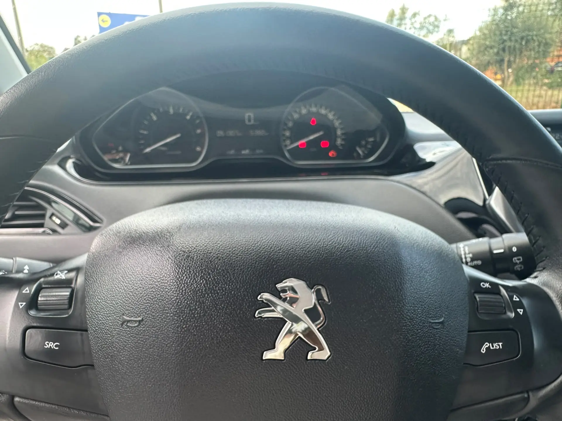 Peugeot 208 1.5 BlueHDi Signature 18