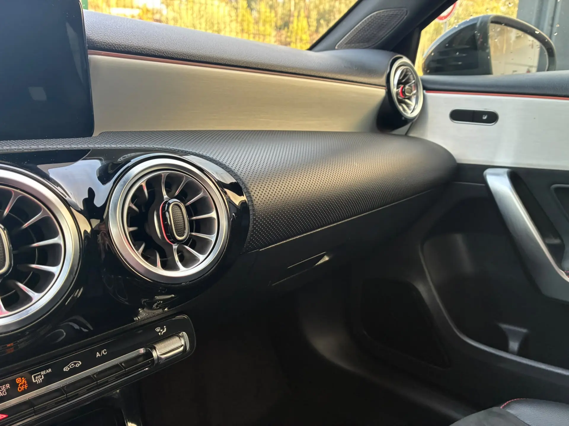 Mercedes-Benz A 180 AMG Line 14