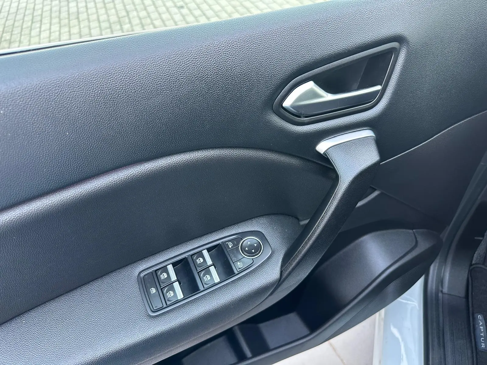 Renault Captur 1.6 E-Tech Intens 13