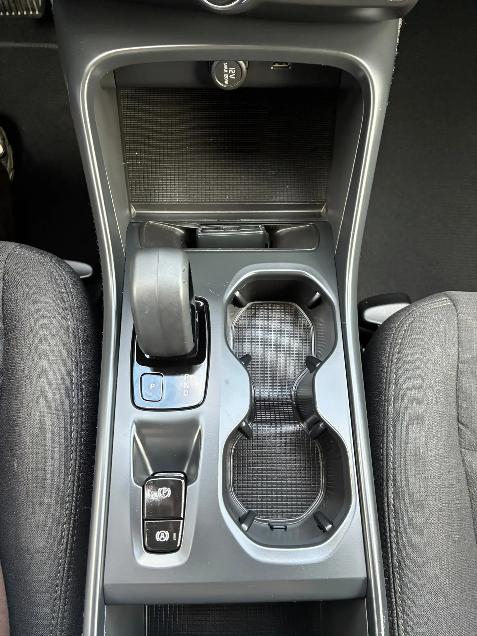 Volvo XC 40 1.5 T2 Momentum Plus Geartronic 21