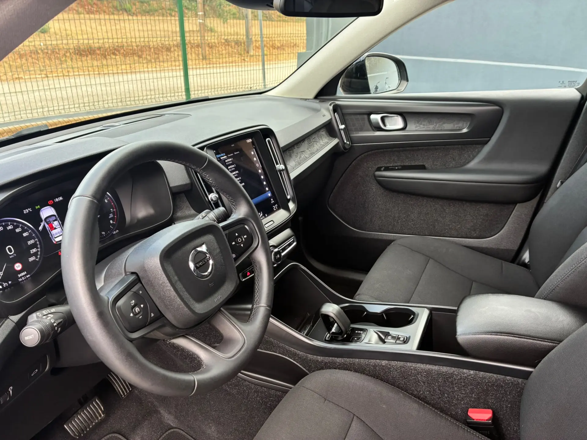 Volvo XC 40 1.5 T2 Momentum Plus Geartronic 33
