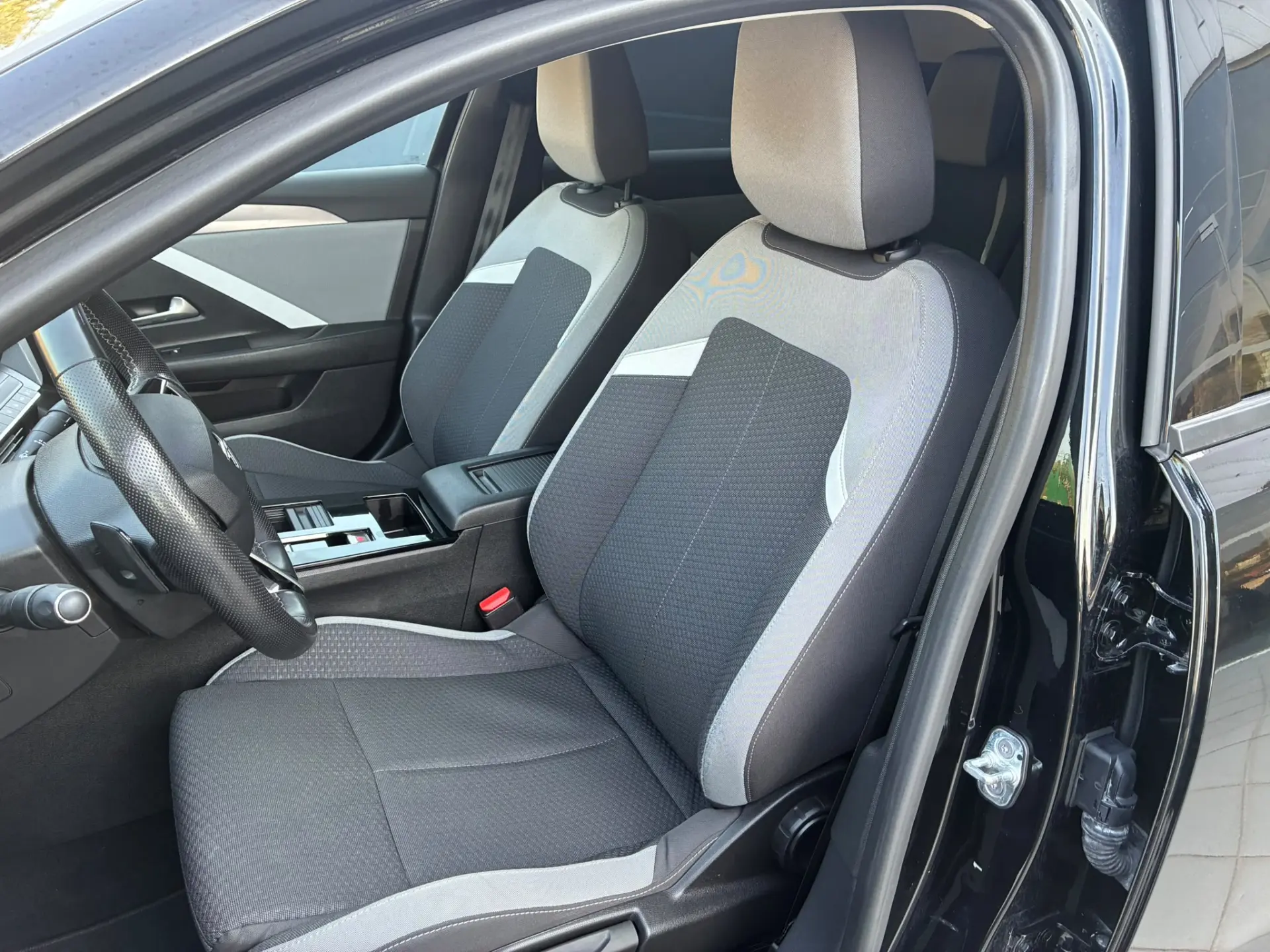 Opel Astra 1.5 D Edition Aut. 26