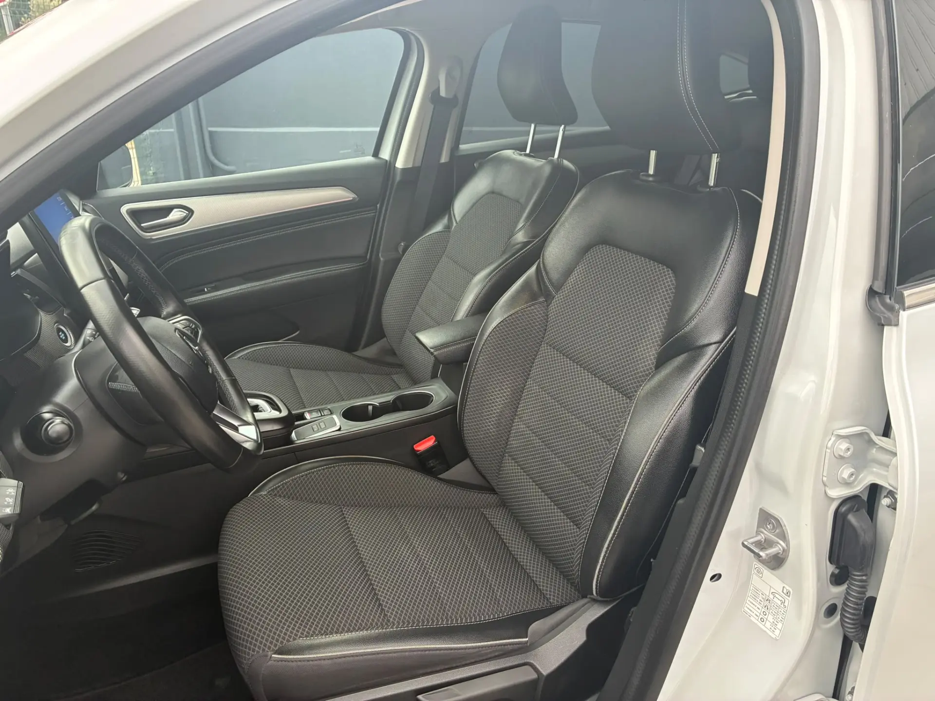 Renault Arkana 1.6 E-Tech Intens 12