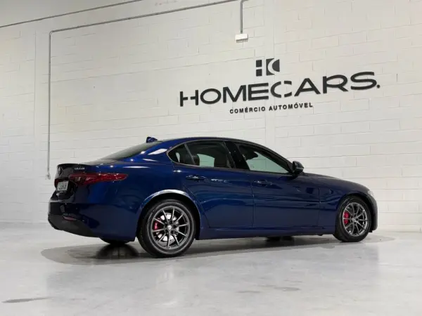 Alfa Romeo Giulia 2.2 D AT8 11