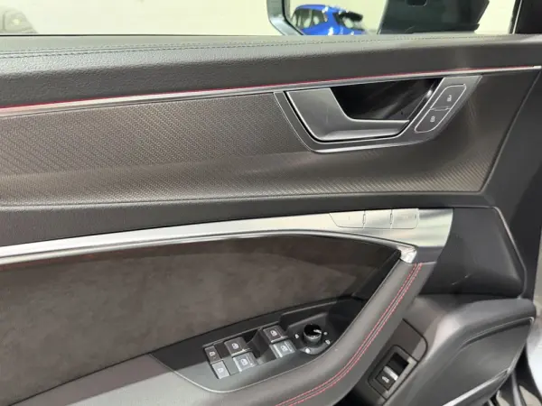 Audi RS6 4.0 TFSI quattro Tiptronic 28