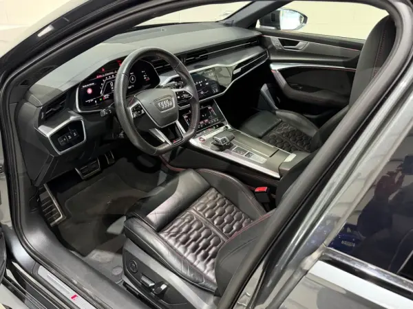 Audi RS6 4.0 TFSI quattro Tiptronic 30