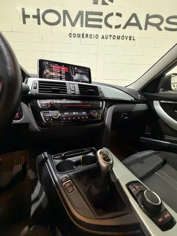 BMW 318 d Touring Line Sport 10