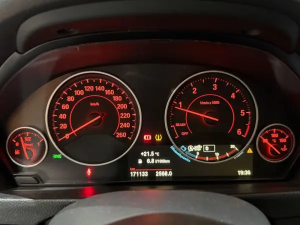 BMW 318 d Touring Line Sport 14