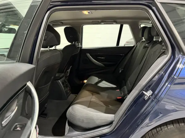 BMW 318 d Touring Line Sport 15