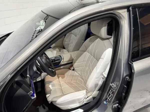 BMW 740 d xDrive Pack Desportivo M Pro 6