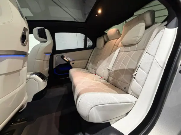 BMW 740 d xDrive Pack Desportivo M Pro 10