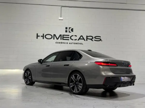 BMW 740 d xDrive Pack Desportivo M Pro 12