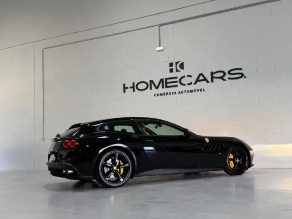 Ferrari GTC4 Lusso 12