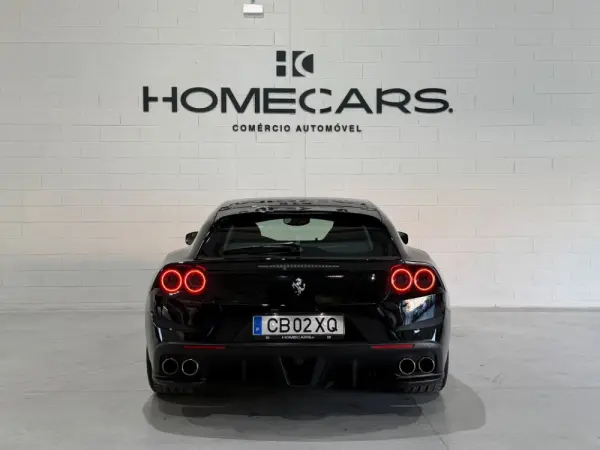 Ferrari GTC4 Lusso 17