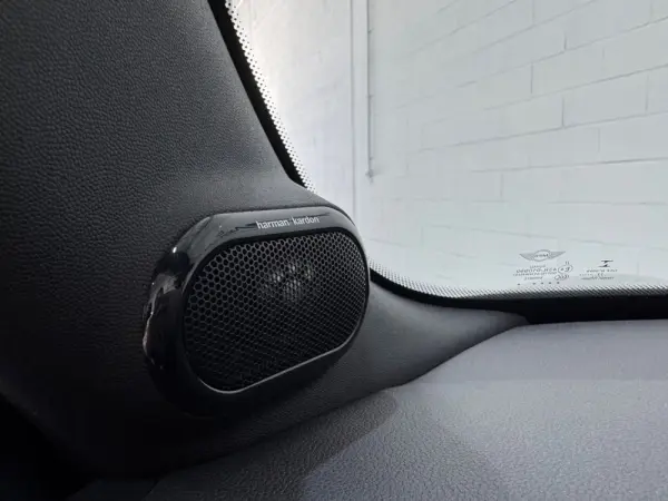 MINI Cabrio John Cooper Works 34