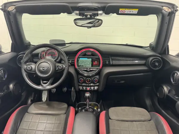 MINI Cabrio John Cooper Works 37