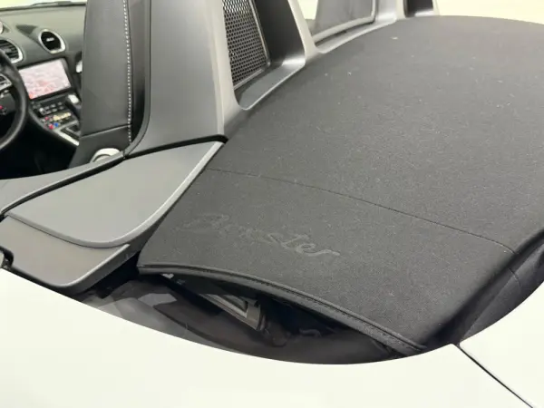 Porsche 718 Boxster Style Edition PDK 36