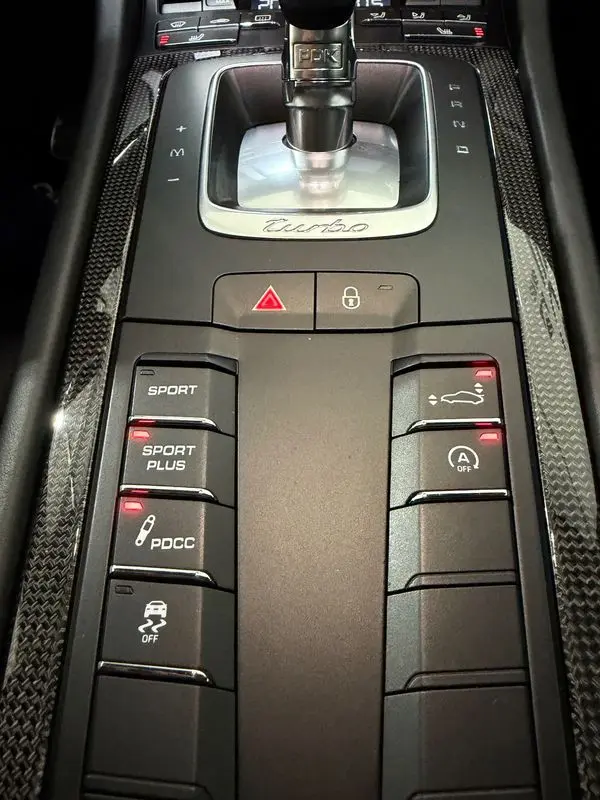 Porsche 911 (991) Turbo S 28