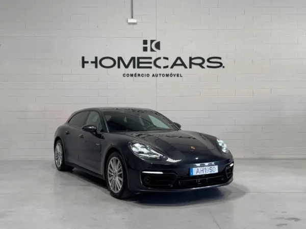 Porsche Panamera Sport Turismo 4 E-Hybrid 2