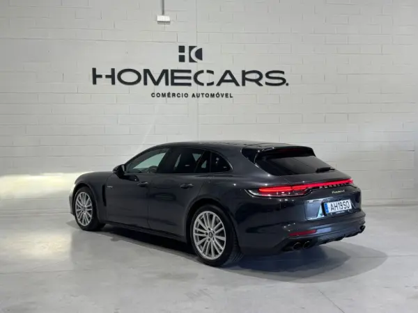 Porsche Panamera Sport Turismo 4 E-Hybrid 4