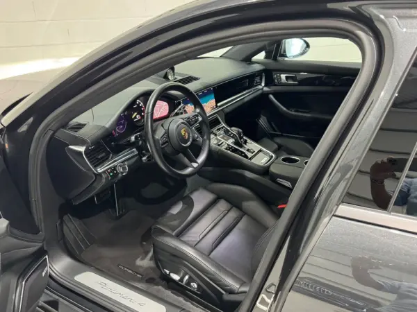 Porsche Panamera Sport Turismo 4 E-Hybrid 8