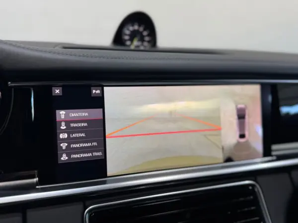 Porsche Panamera Sport Turismo 4 E-Hybrid 23