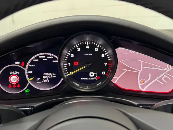 Porsche Panamera Sport Turismo 4 E-Hybrid 31