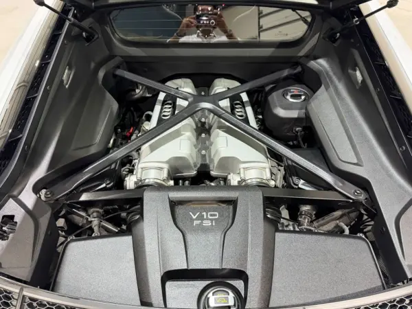 Audi R8 Coupé 5.2 FSI V10 Plus S tronic 17