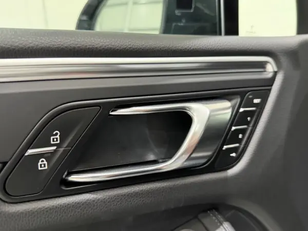 Porsche Macan PDK 15