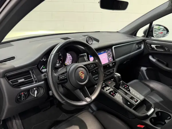 Porsche Macan PDK 18