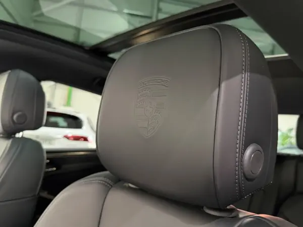 Porsche Macan PDK 21