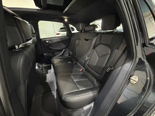 Porsche Macan PDK 31