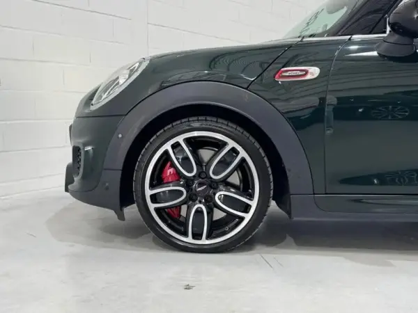 MINI Cabrio John Cooper Works 17