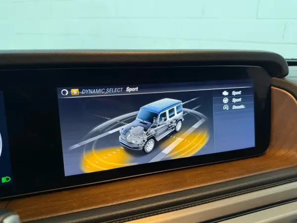 Mercedes-Benz G 500 AMG LINE 31