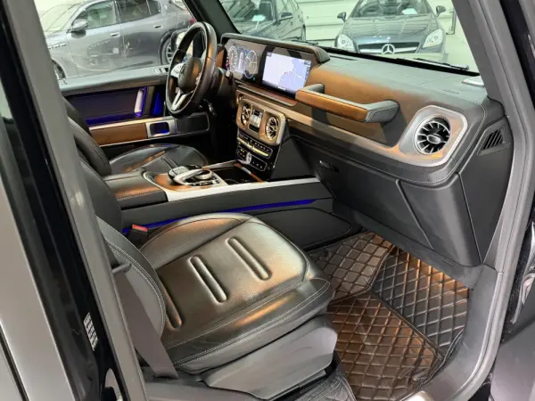 Mercedes-Benz G 500 AMG LINE 38