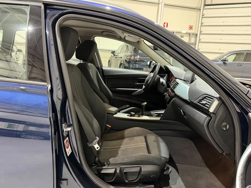 BMW 318 d Touring Line Sport 9