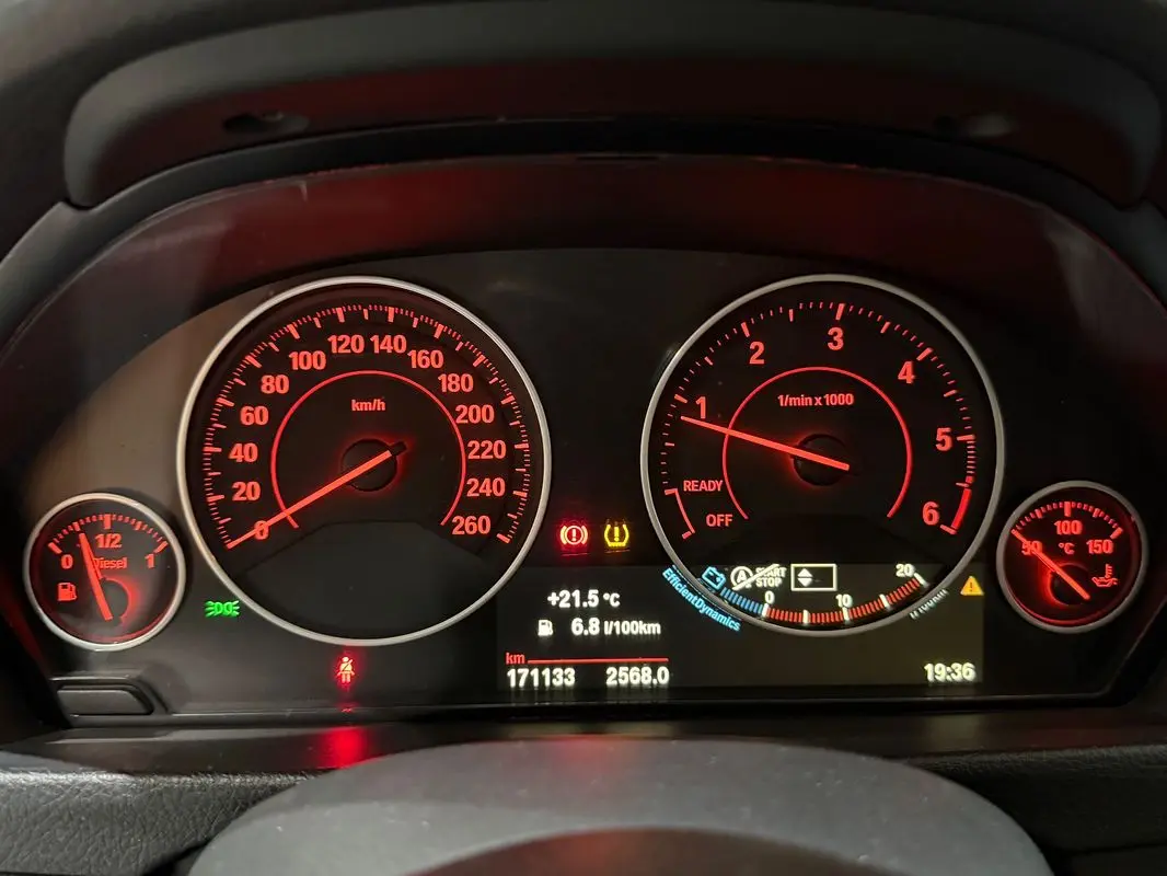 BMW 318 d Touring Line Sport 14