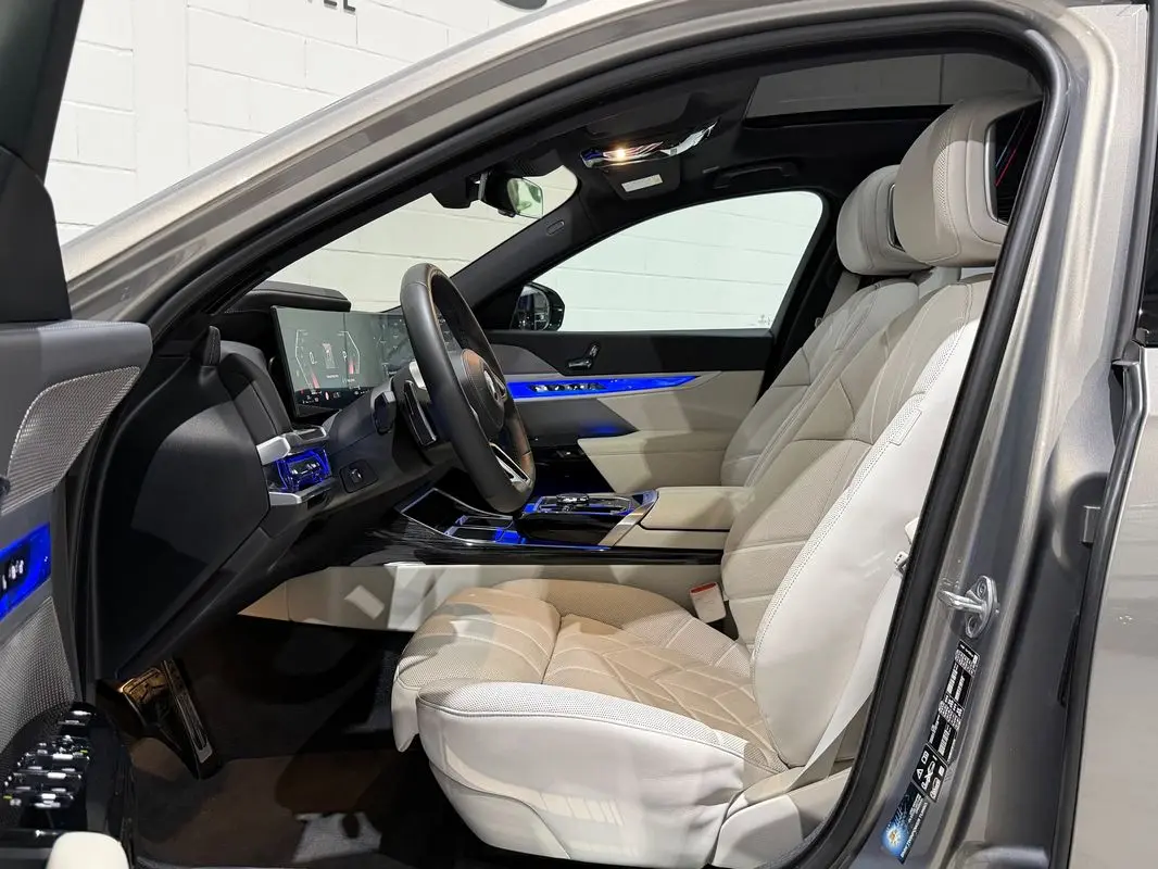 BMW 740 d xDrive Pack Desportivo M Pro 8