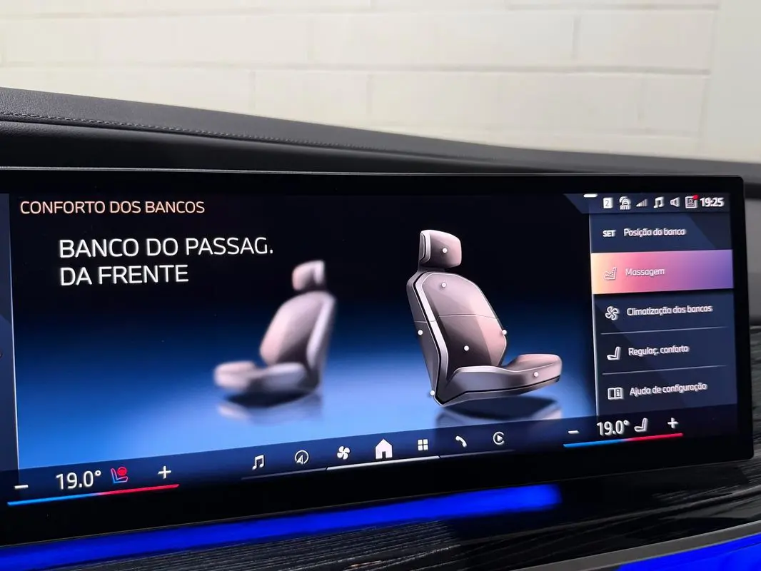 BMW 740 d xDrive Pack Desportivo M Pro 32