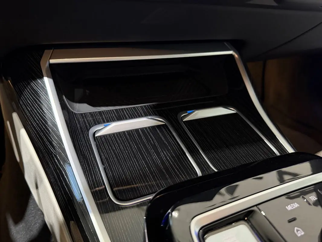 BMW 740 d xDrive Pack Desportivo M Pro 33