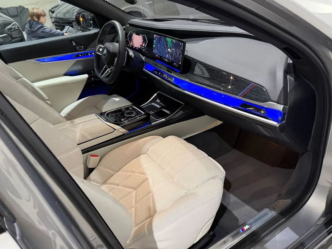 BMW 740 d xDrive Pack Desportivo M Pro 41