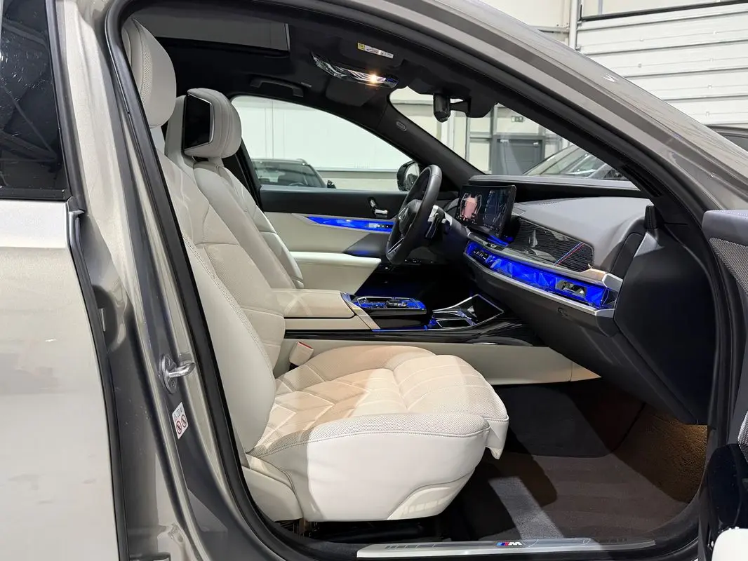 BMW 740 d xDrive Pack Desportivo M Pro 42