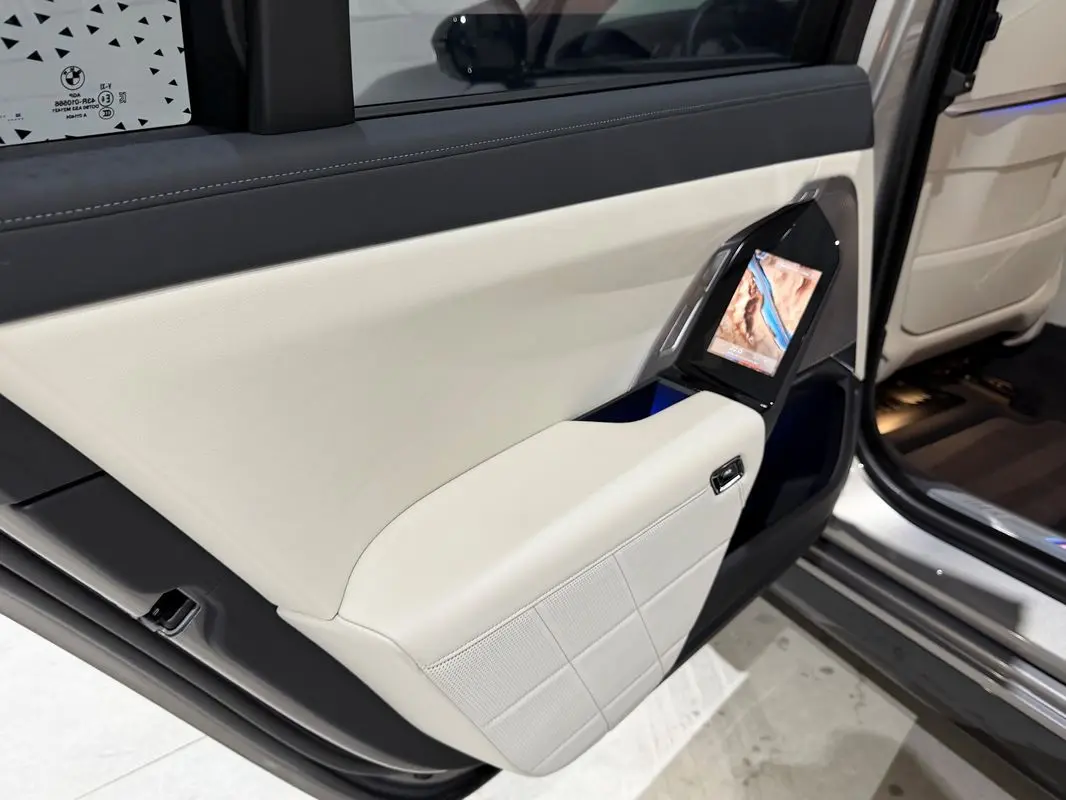 BMW 740 d xDrive Pack Desportivo M Pro 49