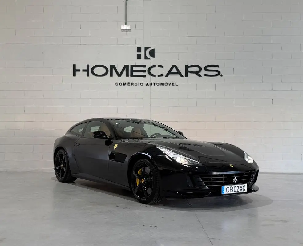 Ferrari GTC4 Lusso 2