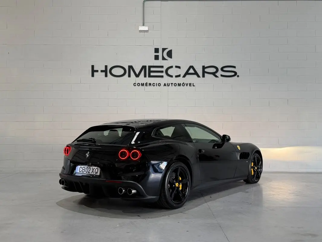 Ferrari GTC4 Lusso 4