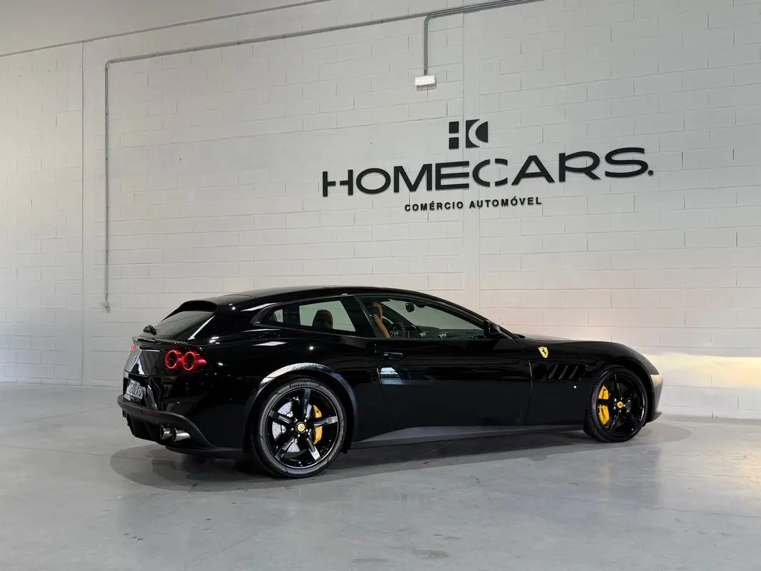 Ferrari GTC4 Lusso 14